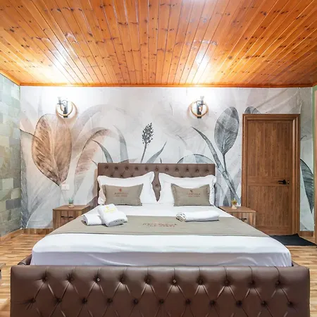 Keshtjella Xhabeqos Hotel 4*