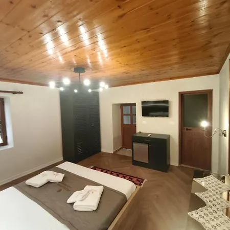 Hotel Keshtjella Xhabeqos 4*