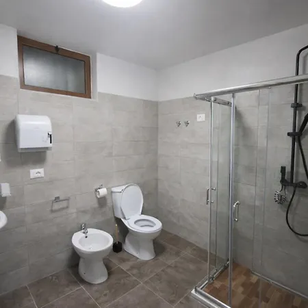 Keshtjella Xhabeqos Hotel 4*
