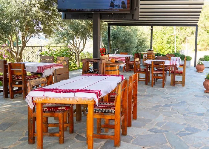 Otel Keshtjella Xhabeqos Ljaknasi