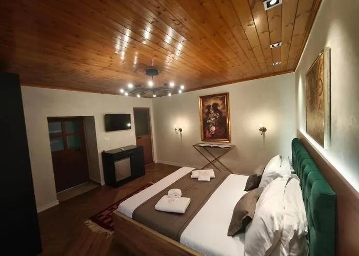 Keshtjella Xhabeqos Otel Ljaknasi