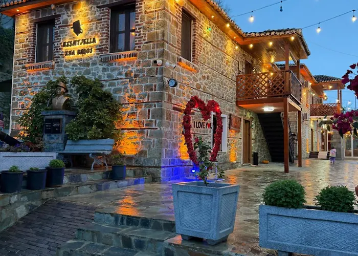 Keshtjella Xhabeqos Hotel Ljaknasi