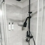 Keshtjella Xhabeqos Hotel Ljaknasi