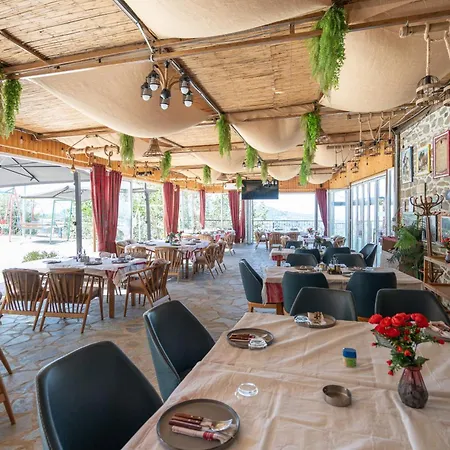 Hotell Keshtjella Xhabeqos