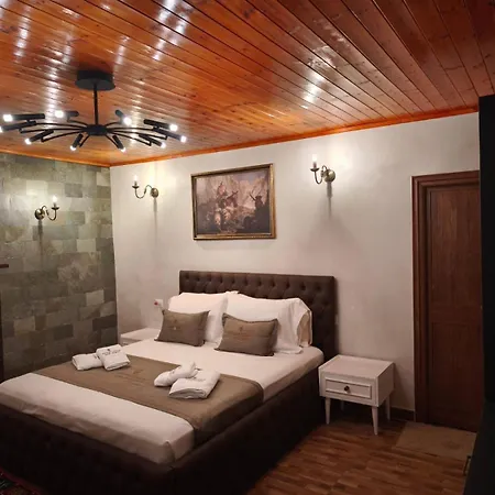 Keshtjella Xhabeqos 酒店 4*