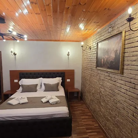 Keshtjella Xhabeqos Hotel Ljaknasi