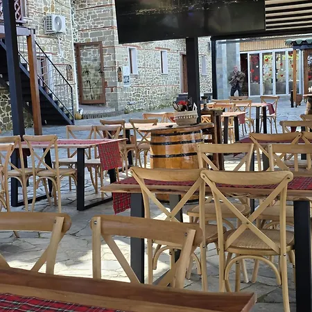 Keshtjella Xhabeqos 酒店 4*